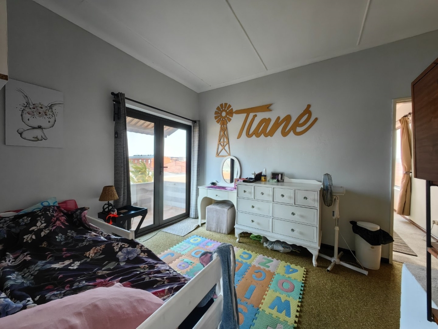 6 Bedroom Property for Sale in Glenlilly Western Cape